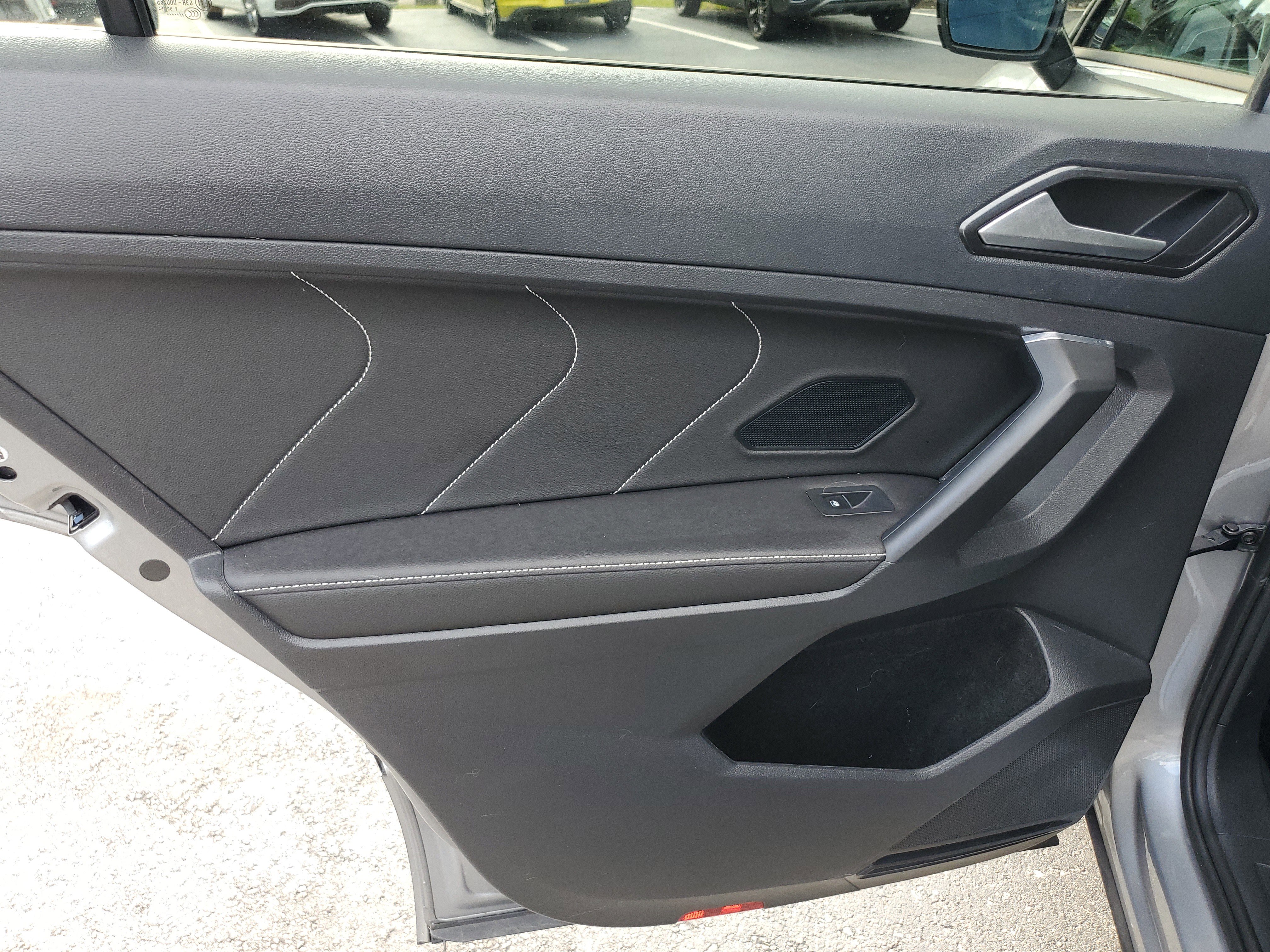 Used 2022 Volkswagen Tiguan SE R-Line FWD image 19