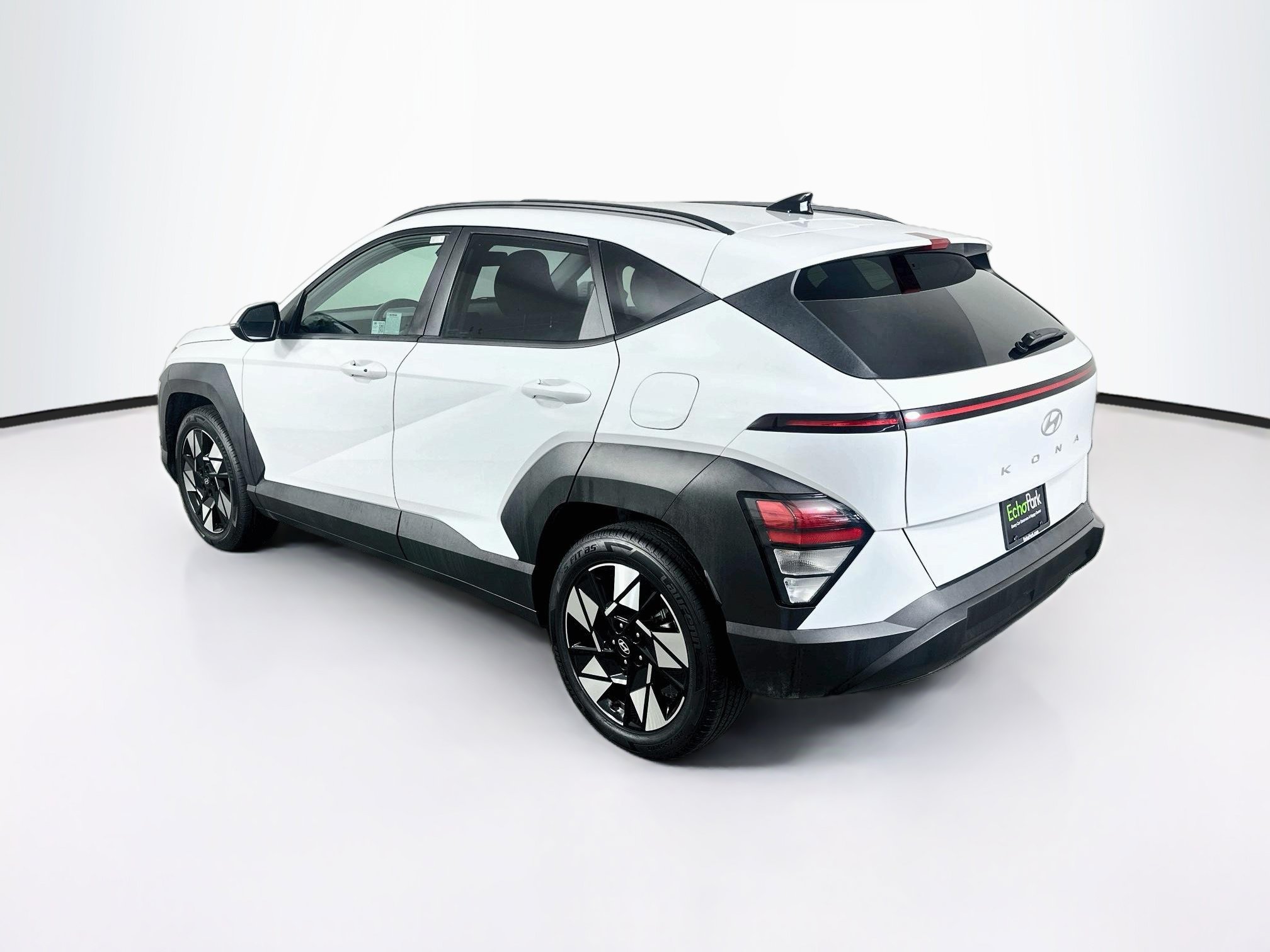 Used 2025 Hyundai Kona SEL FWD image 5