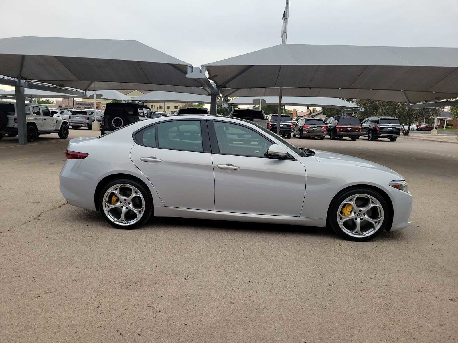 Used 2020 Alfa Romeo Giulia Ti Sport w/ Quick Order Package 22S Sport AWD/4WD image 9