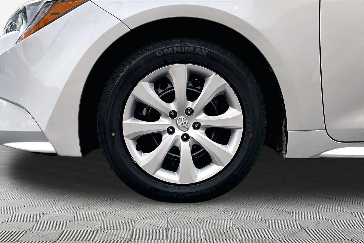 Certified 2025 Toyota Corolla LE FWD image 11