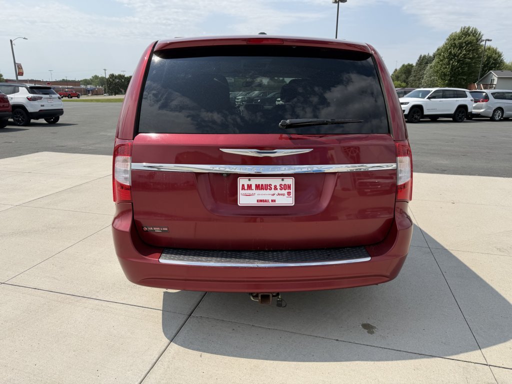 Used 2012 Chrysler Town & Country Touring w/ Entertainment Group #1 FWD image 6