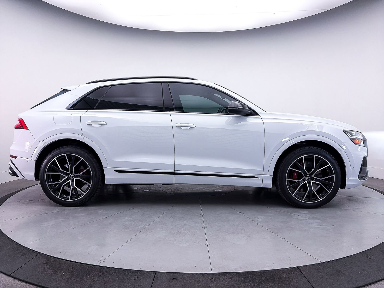Used 2023 Audi SQ8 Prestige AWD/4WD image 43