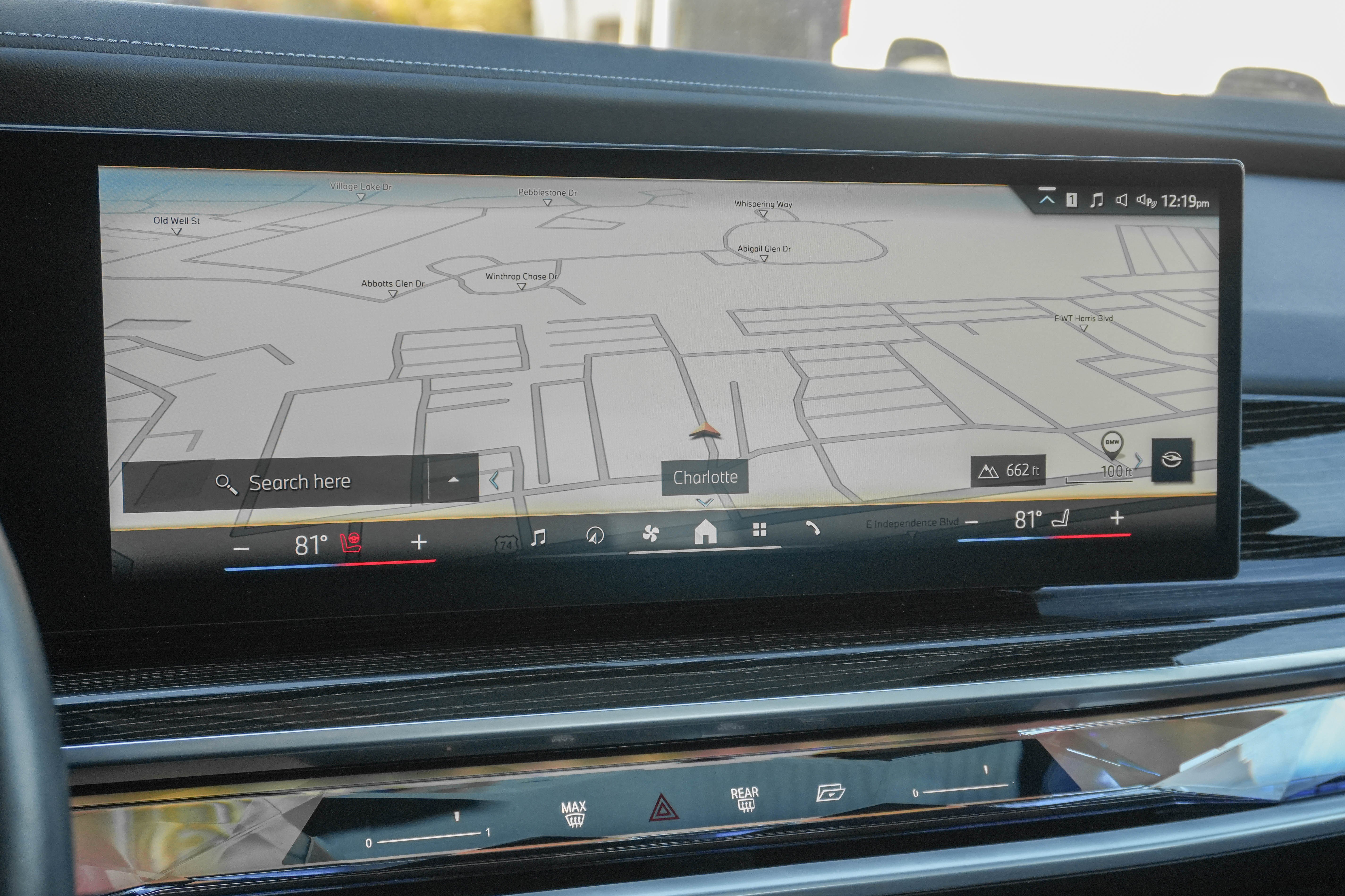 Certified 2025 BMW 740i RWD image 24