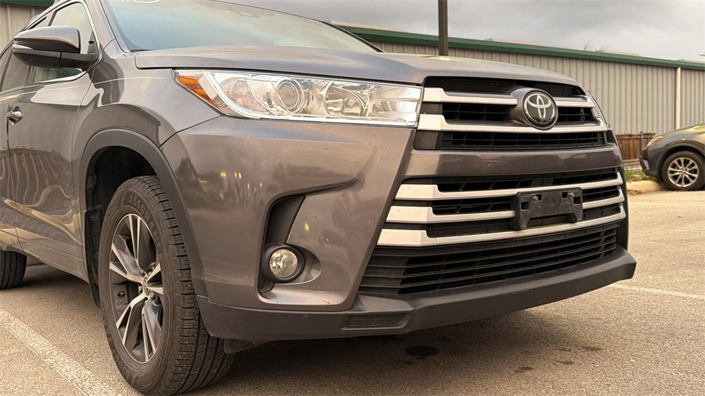 Used 2018 Toyota Highlander Plus image 12