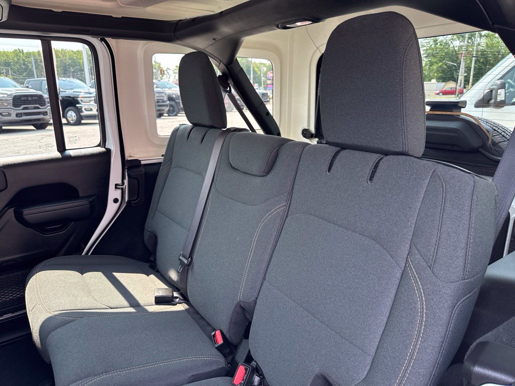 Used 2024 Jeep Wrangler Unlimited Sport AWD/4WD image 40