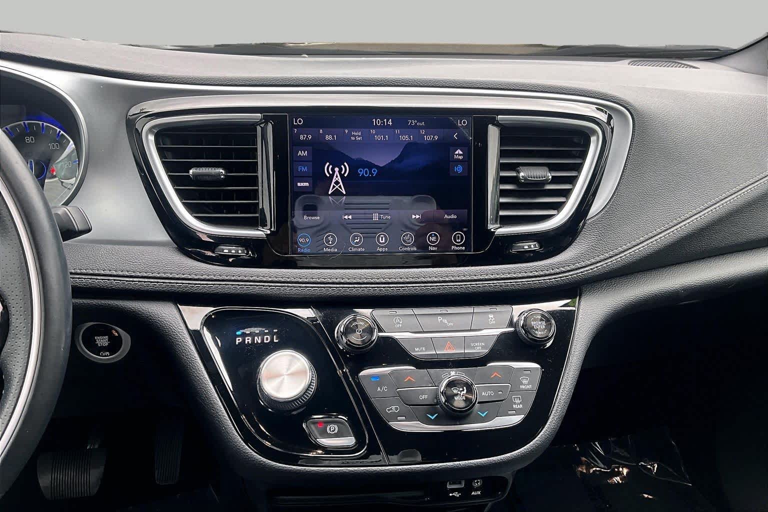 Used 2018 Chrysler Pacifica Limited w/ S Appearance Package FWD image 6