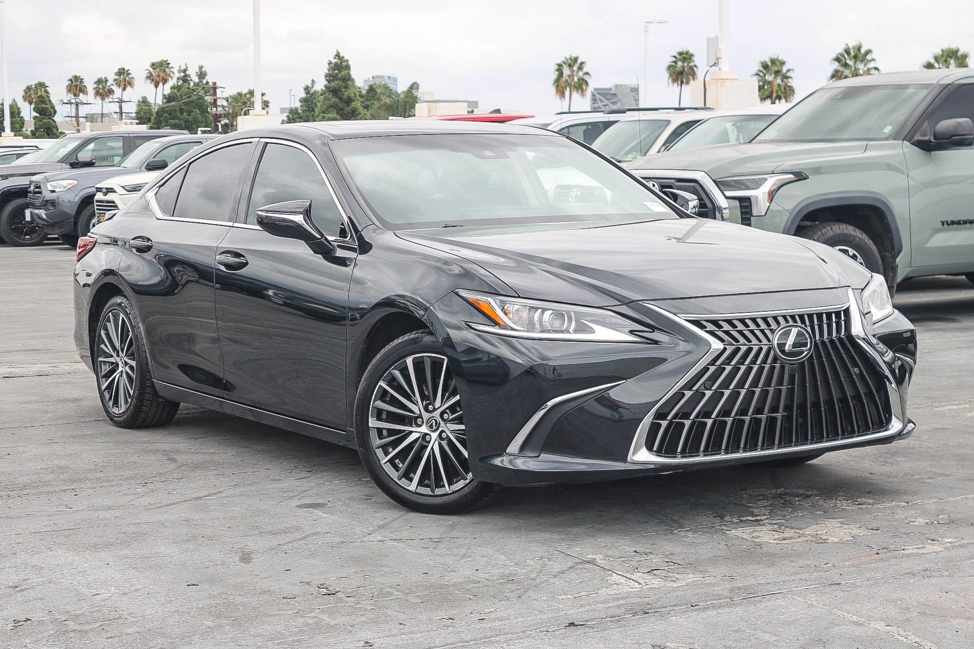 Used 2024 Lexus ES 300h w/ Premium Package FWD image 1
