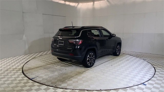 Used 2022 Jeep Compass Limited image 8