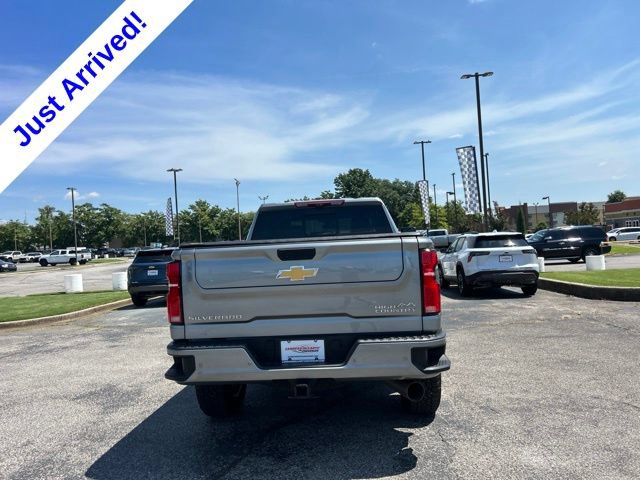 Used 2025 Chevrolet Silverado 2500 High Country w/ Technology Package AWD/4WD image 4