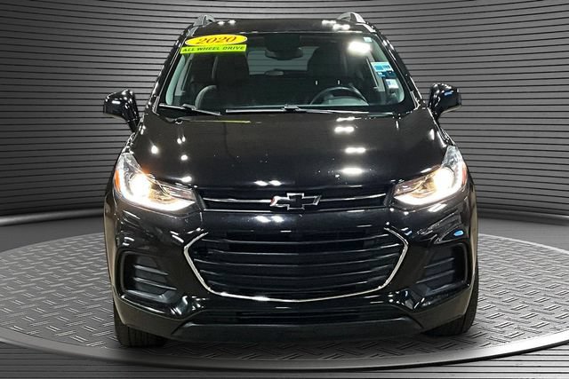 Used 2020 Chevrolet Trax LT w/ LT Convenience Package AWD/4WD image 2