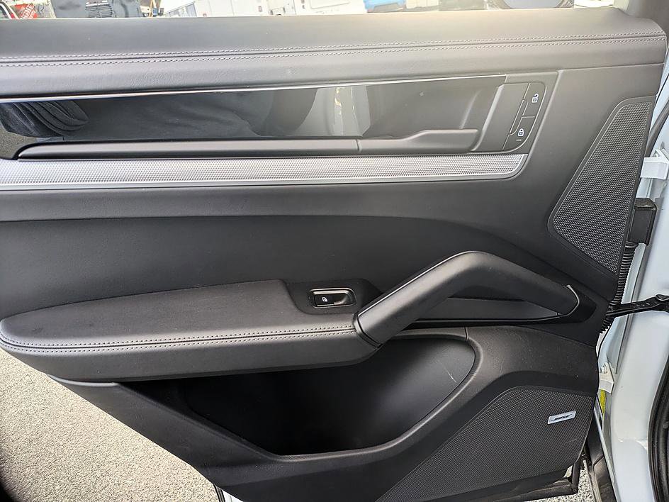 Used 2024 Porsche Cayenne image 29