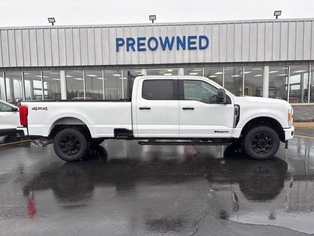 Used 2023 Ford F350 XLT image 2