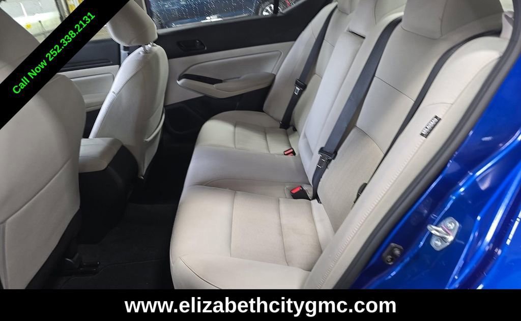 Used 2025 Nissan Altima 2.5 SV FWD image 7