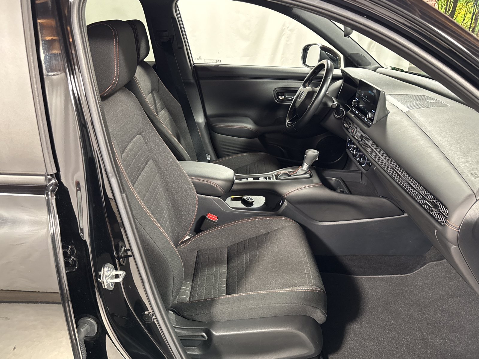 Used 2025 Honda HR-V Sport image 27