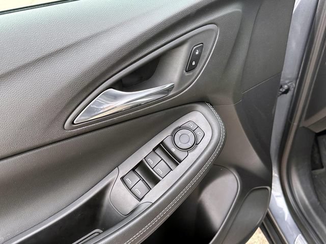 Used 2022 Buick Encore GX Select AWD/4WD image 17