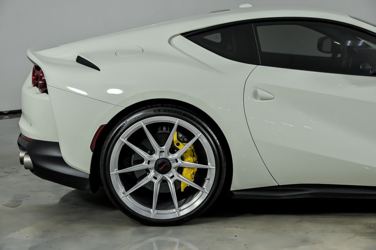 Used 2018 Ferrari 812 Superfast RWD image 13