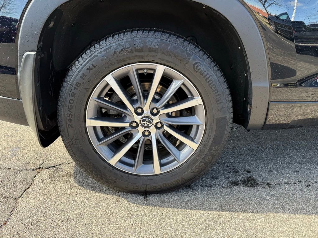 Used 2018 Toyota Highlander XLE AWD/4WD image 29
