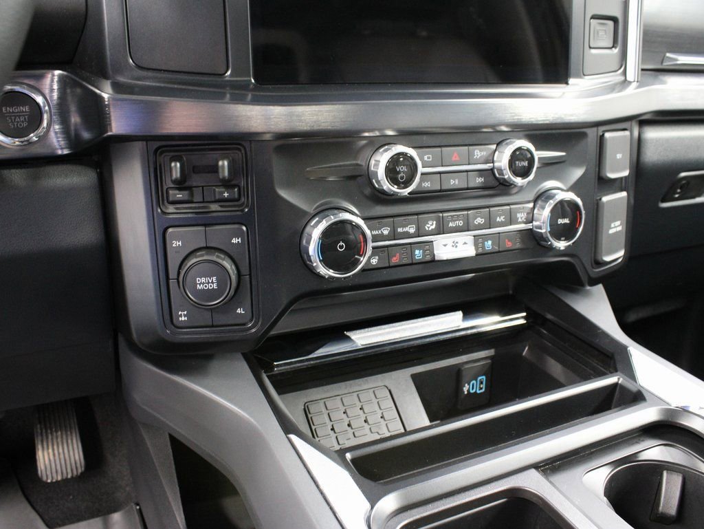 Used 2025 Ford F350 Lariat w/ Black Appearance Package image 68