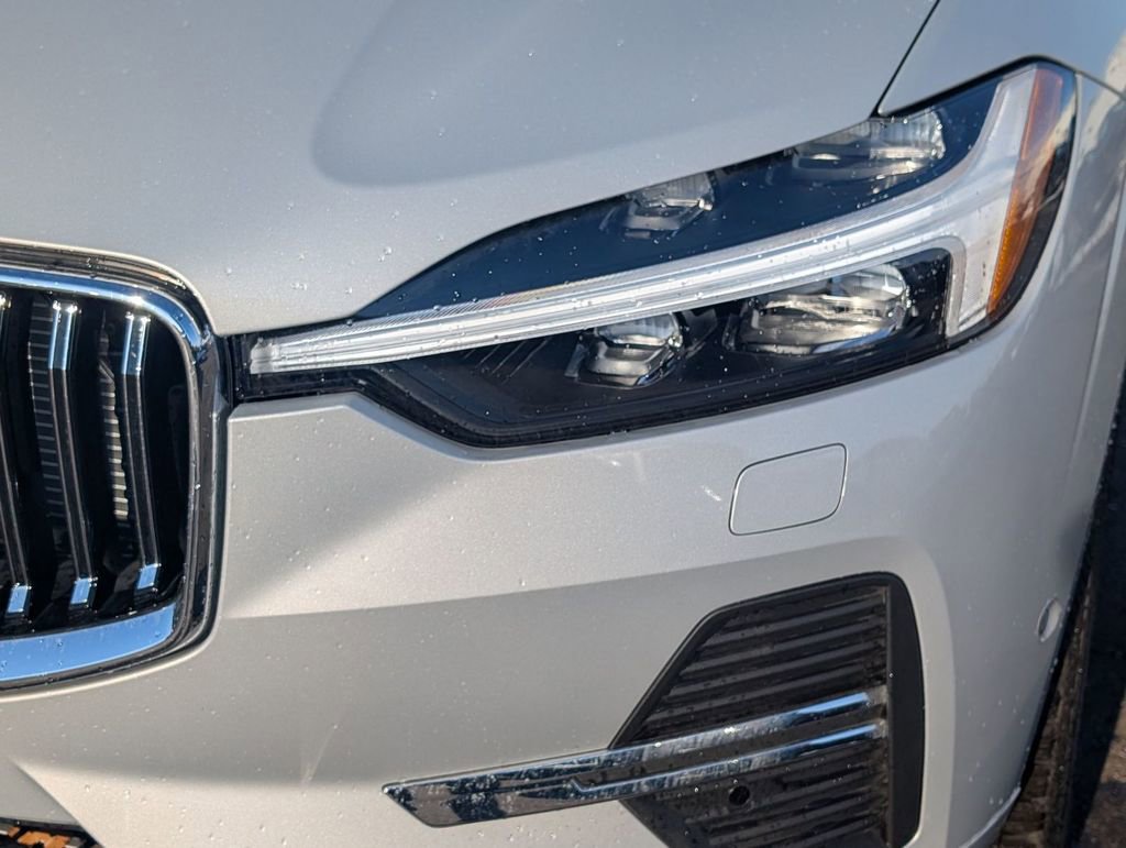 Used 2023 Volvo XC60 B6 Ultimate w/ Climate Package image 9