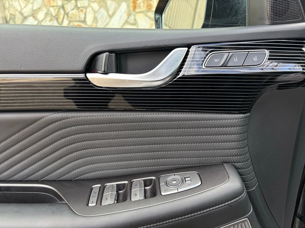 Used 2025 Hyundai Palisade Calligraphy image 22