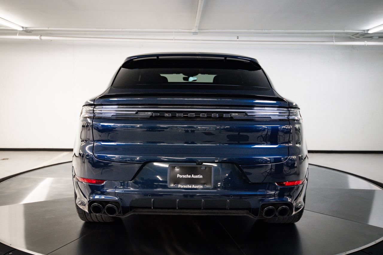 Certified 2025 Porsche Cayenne GTS AWD/4WD image 6