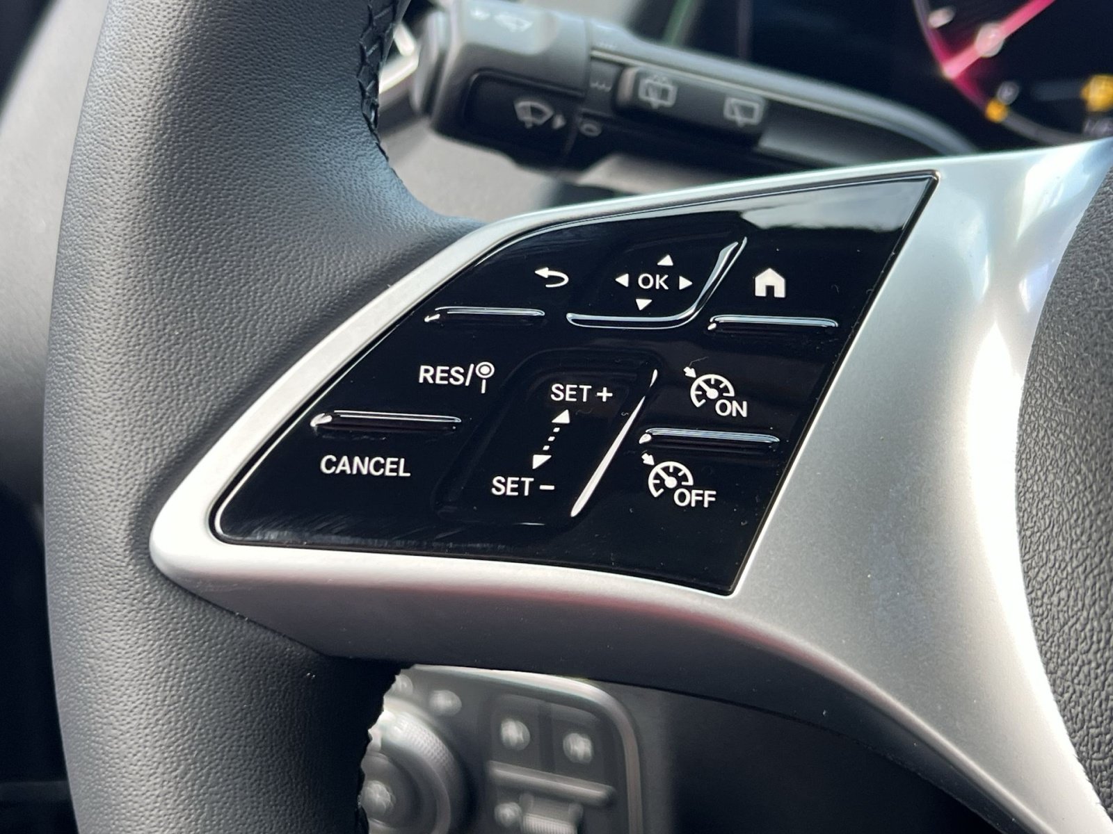 New 2026 Mercedes-Benz GLB 250 4MATIC image 36
