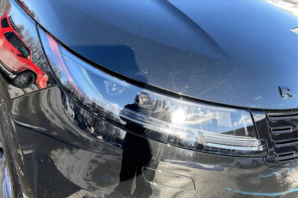 Certified 2025 Land Rover Range Rover Sport SE image 32