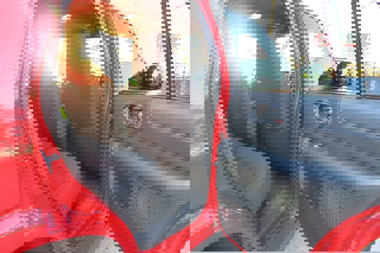 Used 2003 Chevrolet Blazer LS w/ Preferred Equipment Group image 27