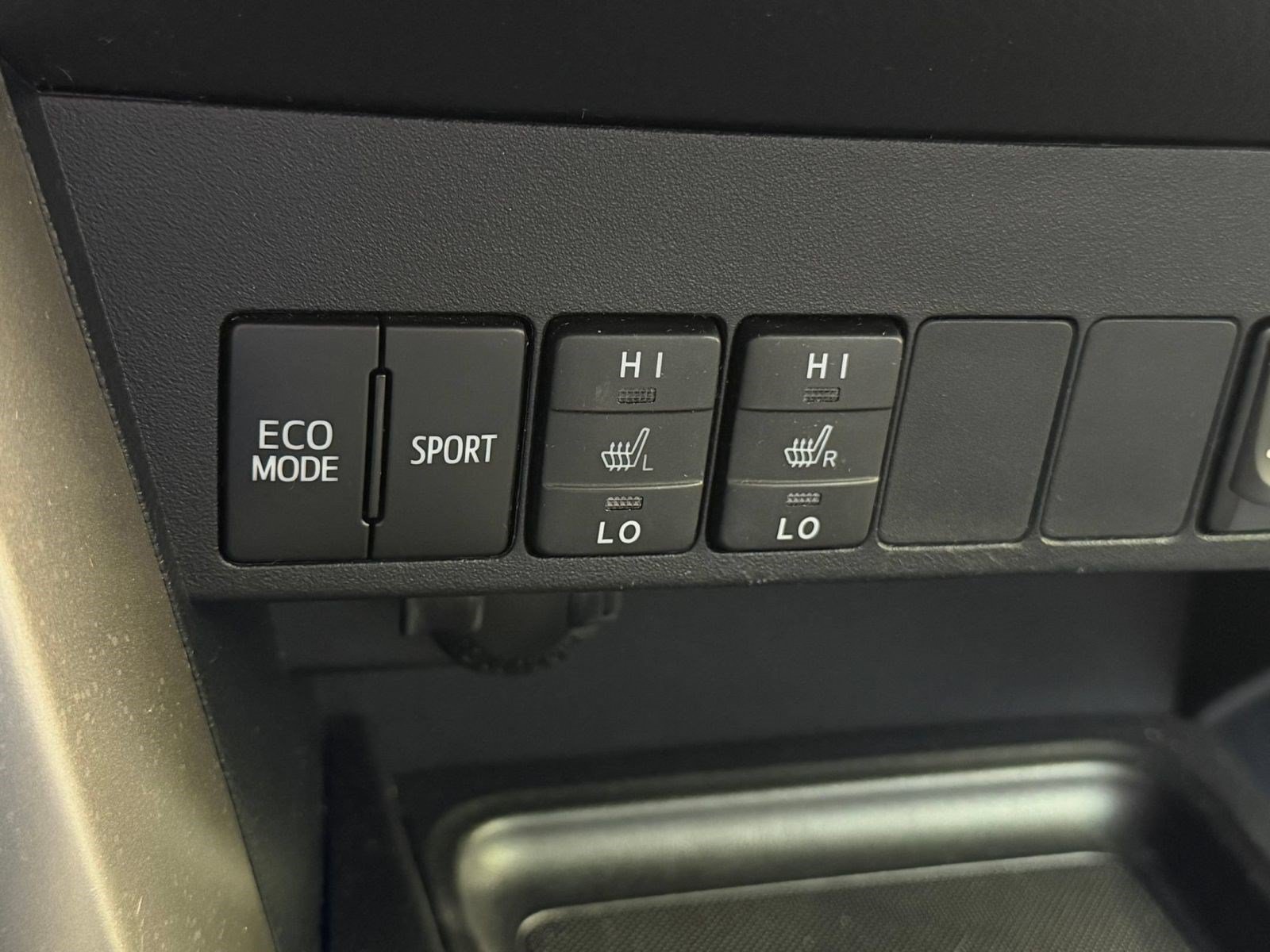 Used 2015 Toyota RAV4 Limited AWD/4WD image 29