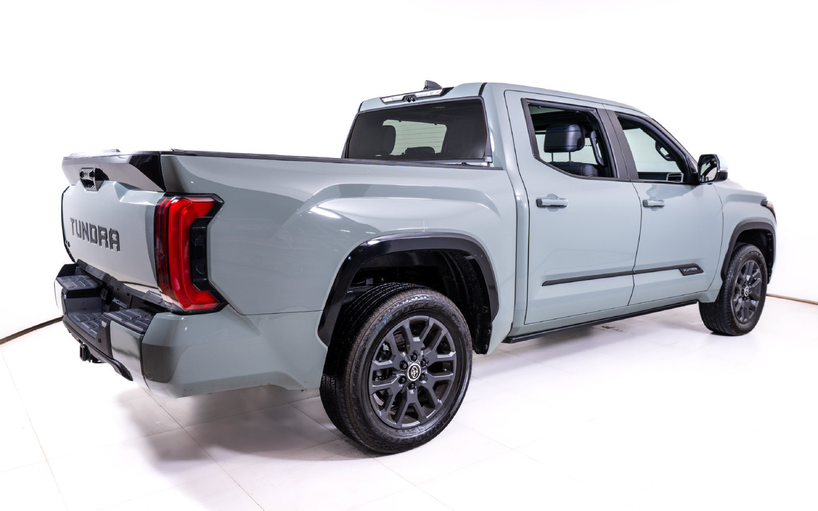 Used 2024 Toyota Tundra Platinum AWD/4WD image 5
