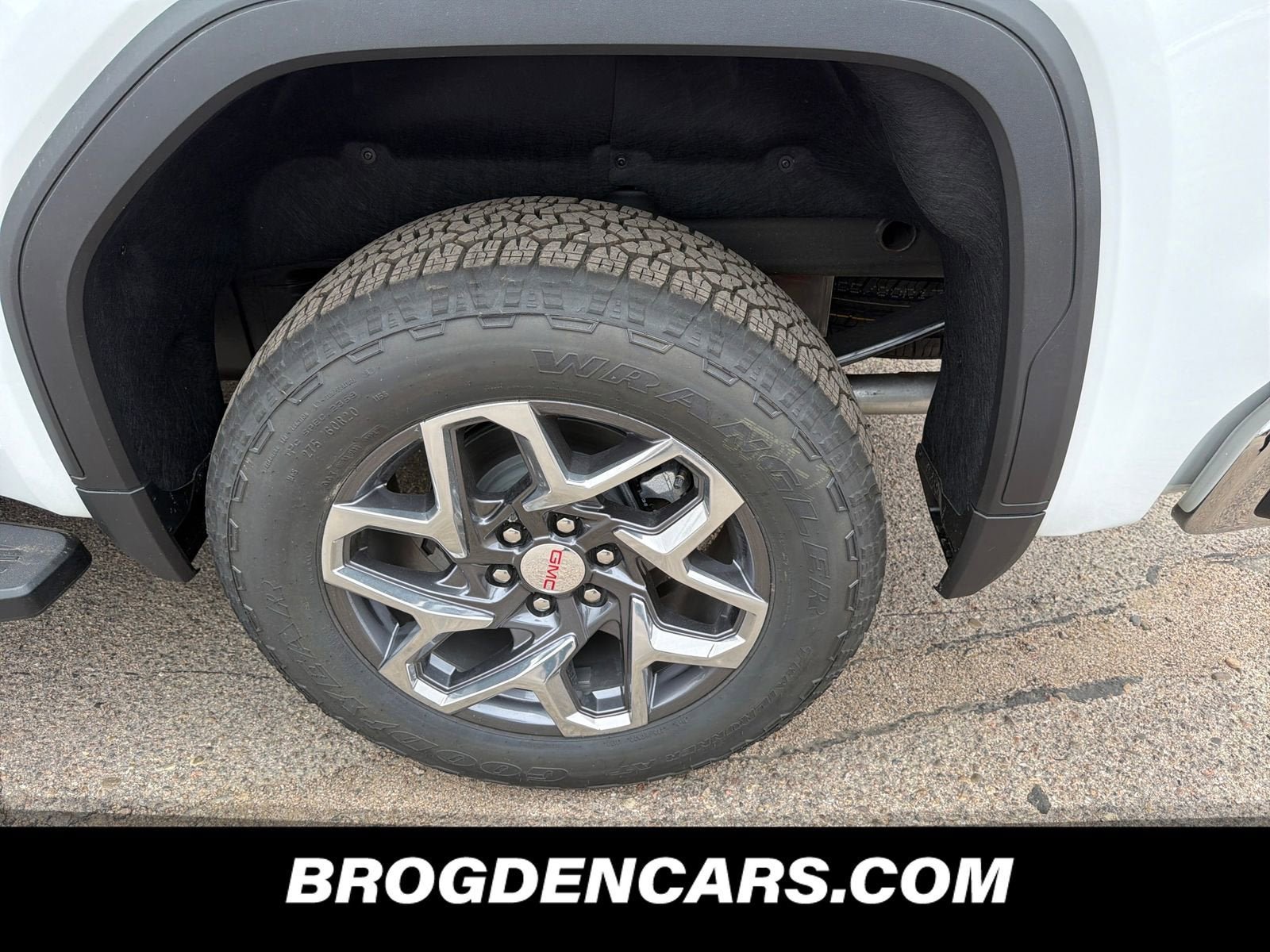 New 2026 GMC Sierra 1500 SLE AWD/4WD image 10