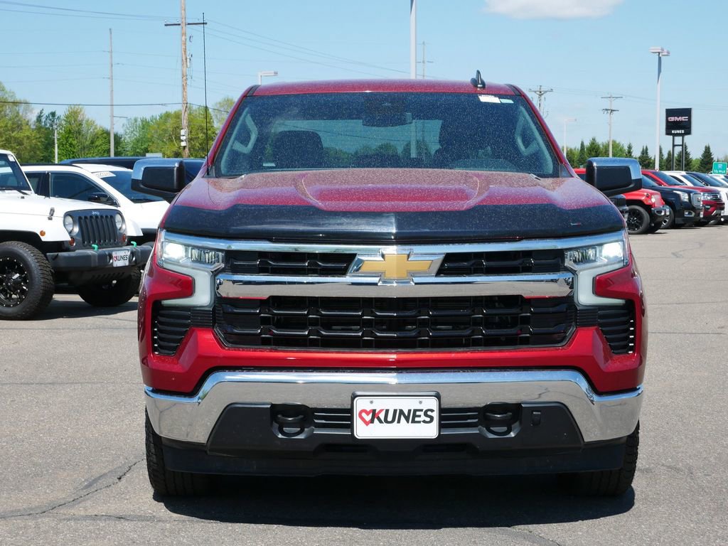 Used 2023 Chevrolet Silverado 1500 LT w/ Z71 Off-Road Package AWD/4WD image 2