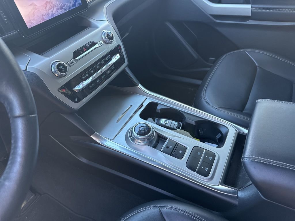 Certified 2022 Ford Explorer XLT w/ Equipment Group 202A image 13