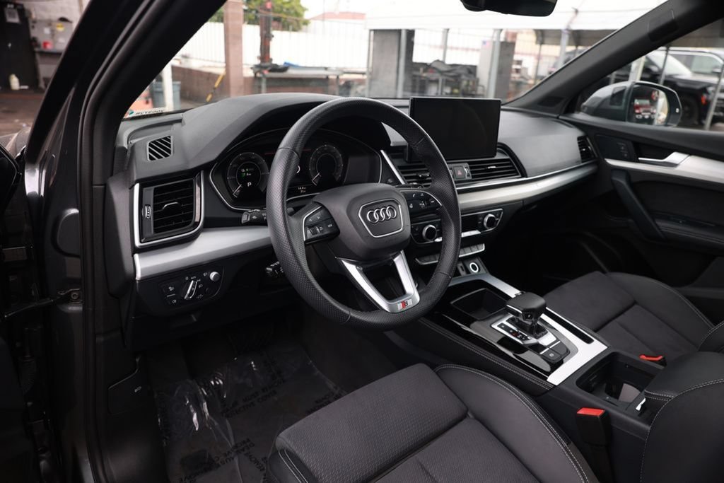 Used 2024 Audi Q5 e Prestige w/ Prestige Package AWD/4WD image 16
