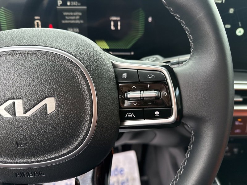 Used 2025 Kia Sorento S image 31
