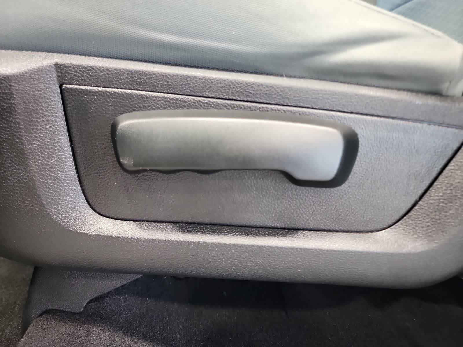 Used 2019 RAM 1500 Classic SLT AWD/4WD image 17