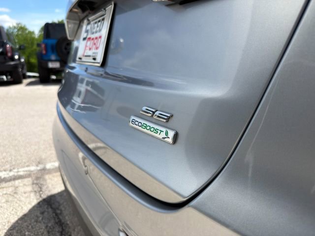 Used 2020 Ford Fusion SE FWD image 11