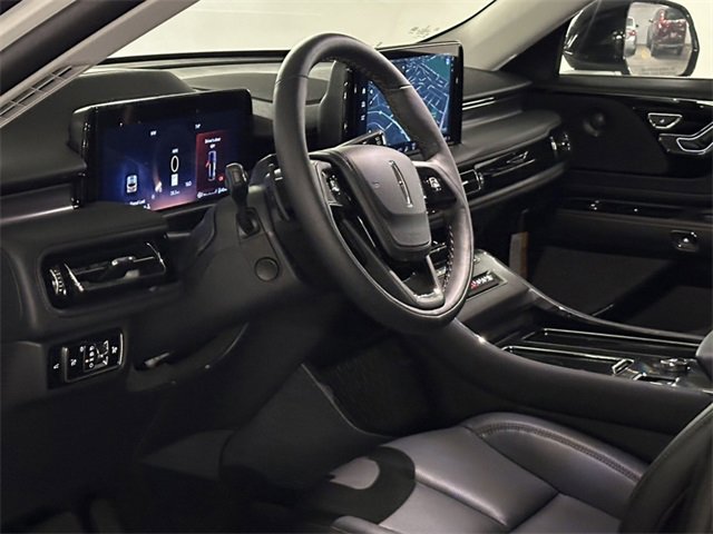 Used 2025 Lincoln Aviator AWD w/ Equipment Group 101A image 15