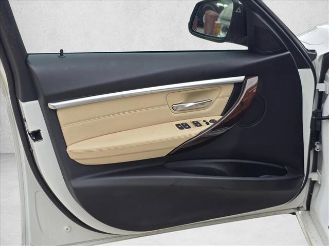 Used 2018 BMW 330i Sedan w/ Premium Package RWD image 12