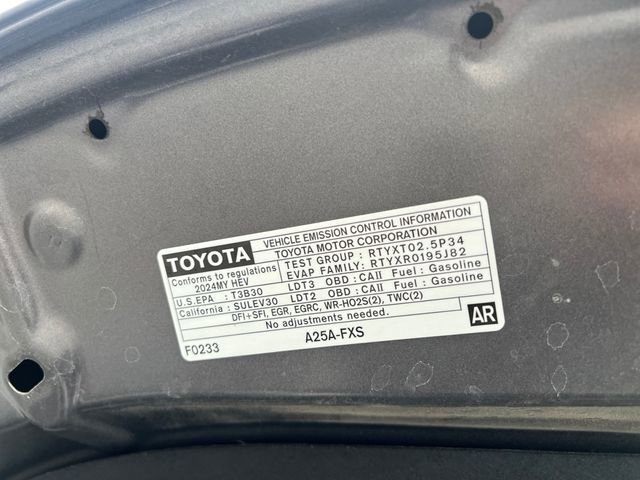 Certified 2024 Toyota Sienna XLE FWD image 10