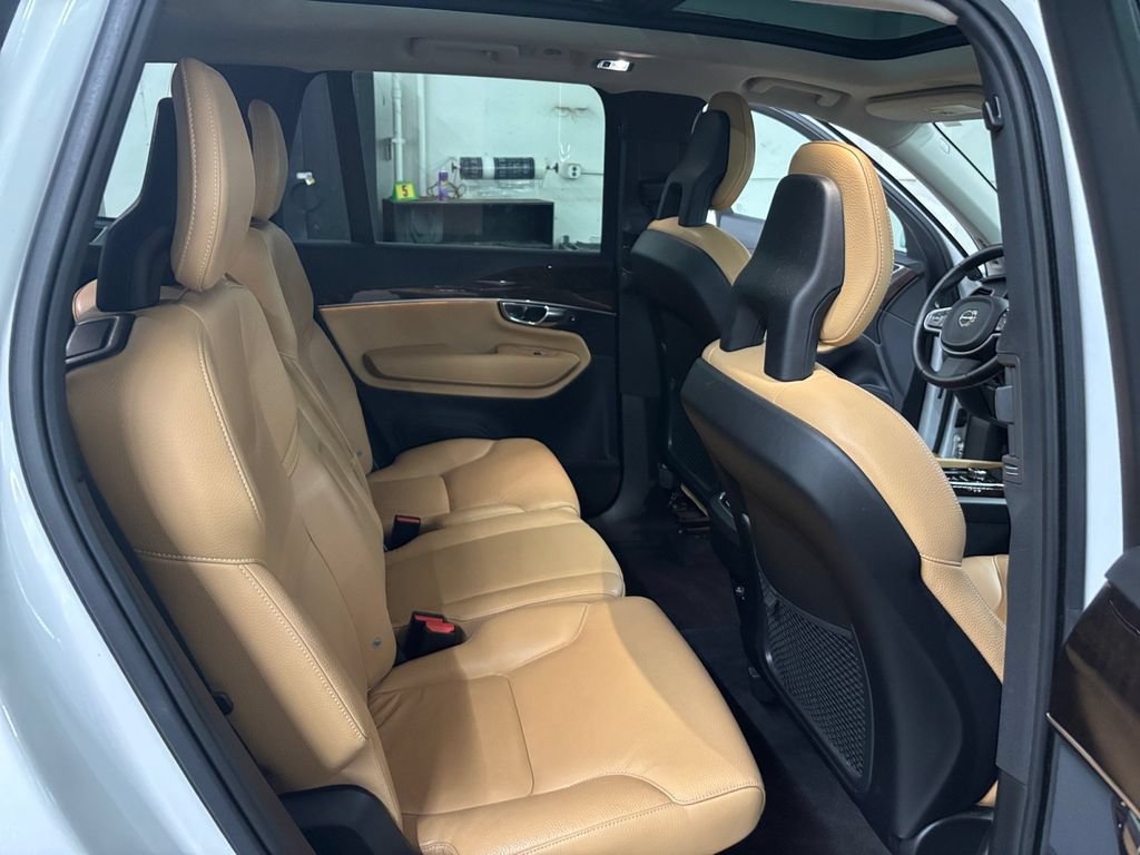 Used 2016 Volvo XC90 T6 Momentum w/ Momentum Plus Package AWD/4WD image 18