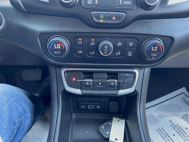 Used 2024 GMC Terrain SLT AWD/4WD image 23