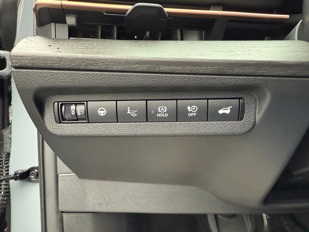 Certified 2023 Nissan Ariya AWD image 24