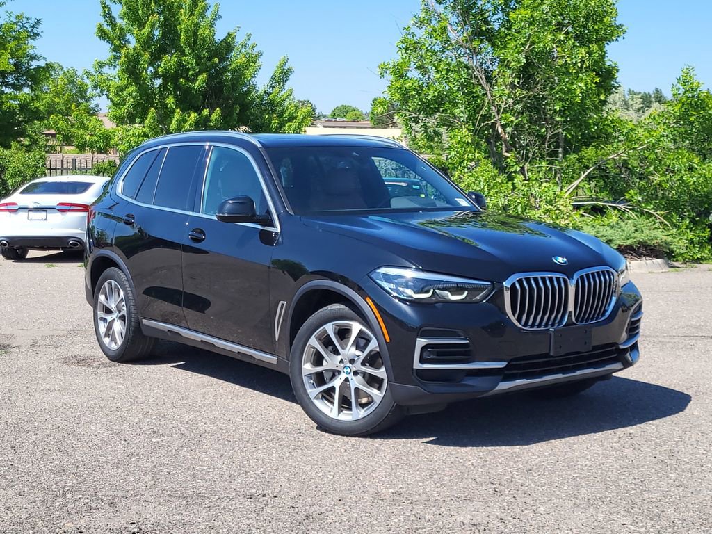 Used 2022 BMW X5 xDrive40i w/ Premium Package image 2