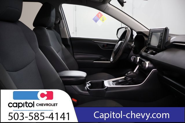Used 2022 Toyota RAV4 LE AWD/4WD image 24
