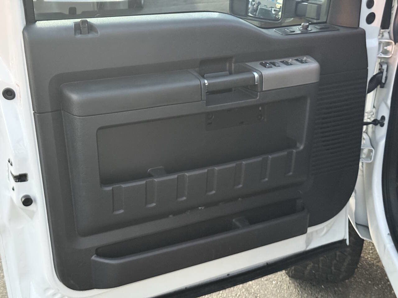 Used 2016 Ford F250 Lariat w/ Lariat Ultimate Package image 13