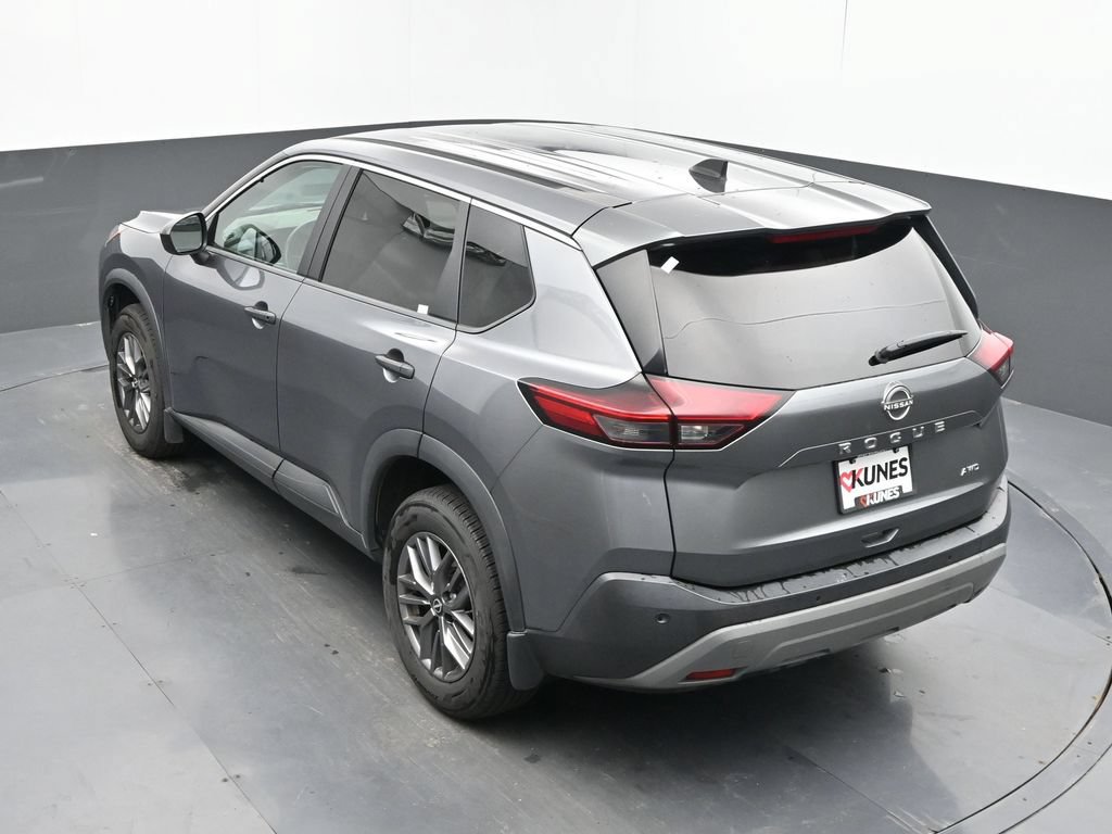 Used 2023 Nissan Rogue S AWD/4WD image 30