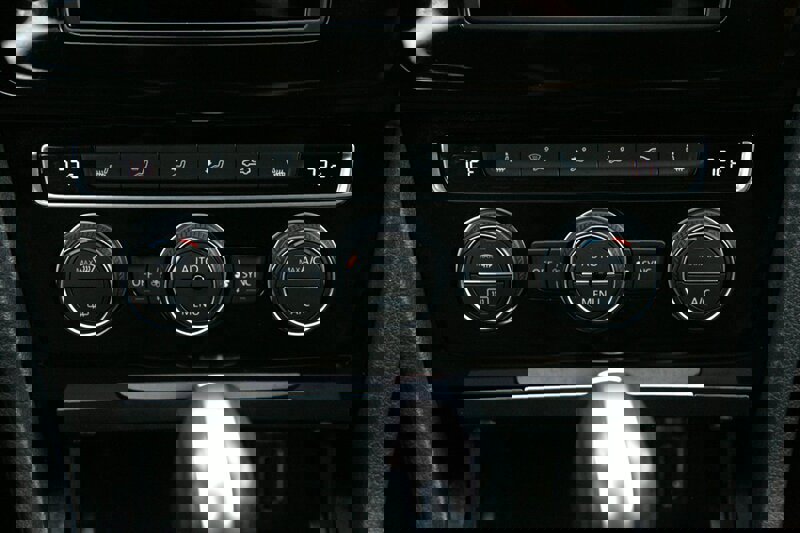 Used 2015 Volkswagen Golf SEL FWD image 24