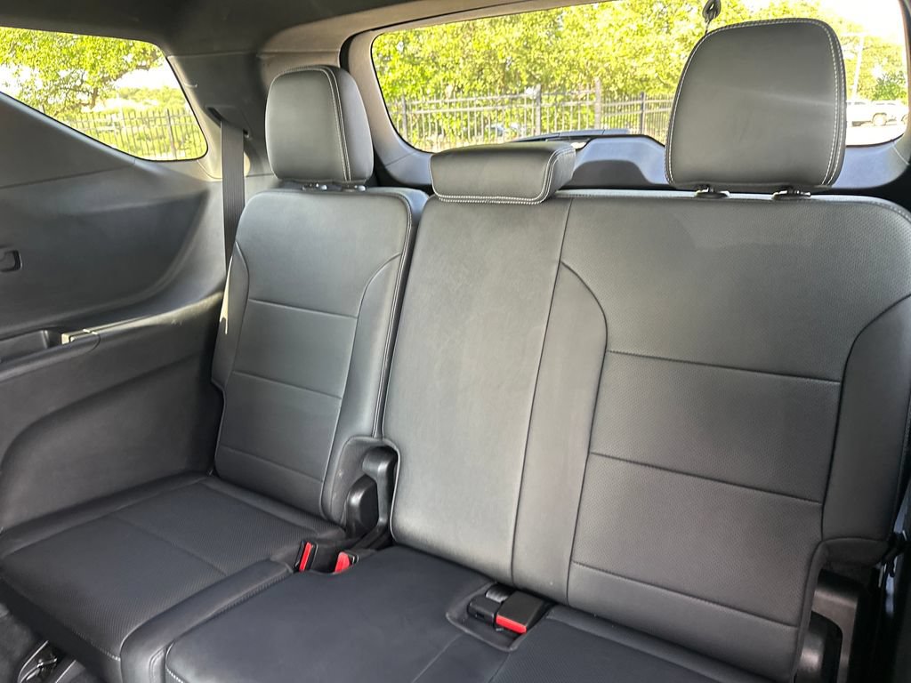 Used 2024 Chevrolet Traverse LT FWD image 34