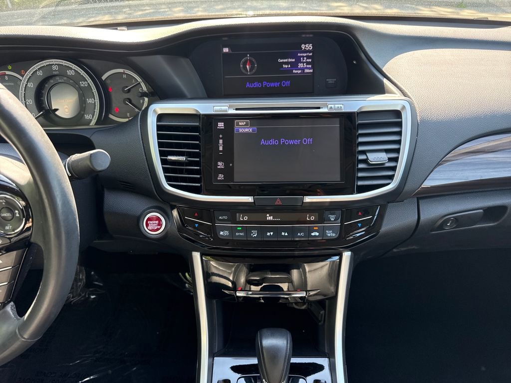 Used 2016 Honda Accord Touring image 18